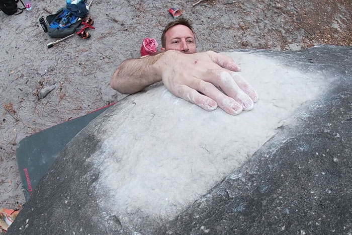 La baleine, 7a+ à la Canche aux Merciers.